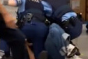【動画】 名古屋駅で刃物を持った謎の男、駆けつけた警官に取り押さえられる瞬間を激撮　現地騒然