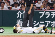 中村晃が審判と激突し負傷交代　担架で退場→救急車で搬送