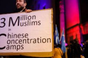 在英ユダヤ人、中国のウイグル弾圧に抗議！「300万人のムスリムが中国の強制収容所に入れられている」　米英で北京冬季五輪ボイコットの声噴出