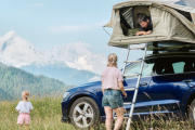 パノラマ天窓から広がる絶景に感動！ルーフトップテント「ThuleApproach」が注目を集める