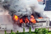 韓国・ソウル近郊の電池メーカーの工場で火災　20人以上の遺体発見
