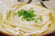 バイト「うどんは熱くしますか？冷たくしますか？」ワイ「あ？」