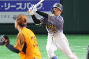 【朗報】阪神近本、84年バース以来36年ぶりの巨人戦3戦で4ホームラン
