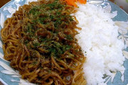お好み焼きとご飯…ギリわかる。焼きそばとご飯…ファッ！？