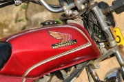 【朗報】 ホンダそっくりのバイクを量産していた中国メーカーが逝く・・・