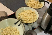 【画像】ラーメンを食べにきた家族連れ、とんでもない残し方をしてしまう。店主「二度とくんな」