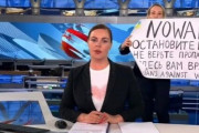 反戦プラカード放送事故　ロシアのマリーナ・オフシャニコワさんが支払った罰金