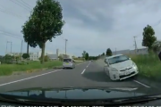 【動画】逆走車、突然現れる?