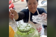 飲める？飲めない？メキシコのジュース屋台を撮影した動画が人気に。