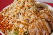 ラーメン二郎って食い終わったらテーブル拭かないといけないってマジ？