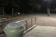 ソロキャンしてるときにバイクで深夜コンビニとかによってコーヒー飲んで黄昏てるけど