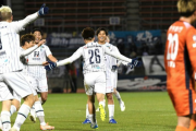 激闘のJ1昇格争い決着！徳島＆福岡の昇格が決定　最終節待たず長崎は涙