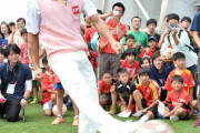 【悲報】オードリー春日「アメフトはタックルされても倒れないけどサッカーはすぐ倒れる。だから入り込めない」←これ…