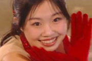 素朴な疑問なんたけど話題の中井亜美選手のこの演技、顔が右を向いているパターンと左を向いているパターンがあるんだけどエキシビションって2回やったんですかね？