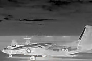 離陸直前のロシア軍のAn-26輸送機が「撃破される瞬間」を捉えた映像！