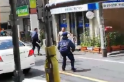 警官「刃物捨てろ！」彡(ﾟ)(ﾟ)「えっ」