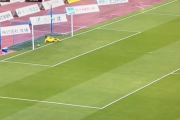 【動画】サッカーJ2でとんでもない誤審www【山本雄大】