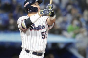 村神様 .230(25位) 11本(2位) 34打点(5位) OPS.784(9位) 77三振(1位) 9失策(1位)