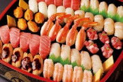 日本「あれ、世界はお祝いの時に何を食べるの？俺達は寿司だけど」