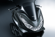 ホンダ、フルモデルチェンジした新型「PCX」「PCX160」「PCX e:HEV」を発売