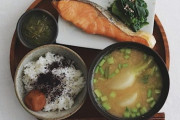韓国人「典型的な日本の朝ごはんを見てみよう」