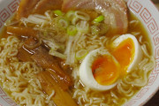 【画像】ラーメンできた！こういうのでいいんだよｗｗｗ