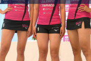 【悲報】 女子バレー日本代表のユニフォーム、無駄に露出度が高すぎる