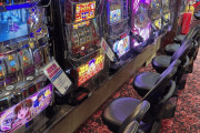 ディスク2を音量2で打つおっさんが真後ろでこのすば音量2で打ってる人に音量下げさせててワロタｗ