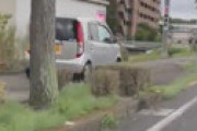 【動画】 全ての赤信号で歩道ワープする極悪DQN車・・ 告発動画に絶句