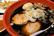 富山ブラックとかいうカップ麺しか食ったことない謎ラーメン