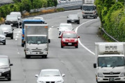 トラックの高速での最高速度、時速80キロから引き上げ検討