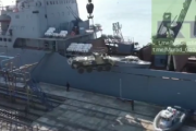 【原因判明】アホのロシア「揚陸艦でいっぱい戦車降ろしたで」←動画公開で港特定され撃沈！こんなイキった動画公開するから…