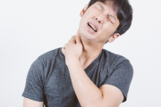 スロット打つと肩痛くなるよな？