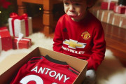 ◆悲報◆マンUファンの男の子、ボクシングデーに箱を開けたらアントニーのユニフォーム😭