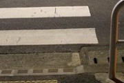 横断歩道ワイ「ま、止まってくれるやろ（笑）」 ドライバー「うわぁぁぁぁぁ！」ドガｰｰｰｰン！！！