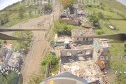 戦争を変えたFPVドローン兵器。ロシアによるウクライナへの攻撃をまとめた動画。