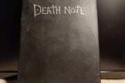 １億円とデスノートマジで手に入るなら、どっち欲しい？？？？？