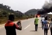 【動画】バイクとトラックの事故現場で発生した大爆発がヤバい。17人が死亡（ガーナ）