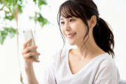 【画像】踏切内でスマホを見ていた女性、無事ミンチになってしまう・・・。