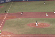 中日ヤクルト戦の余所見した二塁塁審退職してて草
