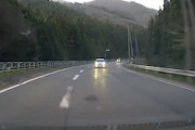 【秋田】これは道が悪い。仙岩峠で2連続逆走車に遭遇したドラレコ。