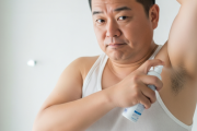 （ヽ´ん`）「ワキガは脇にカビキラー塗ったら治った」
