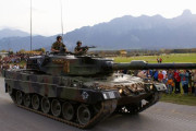 スイス国民議会、保管している戦車25両を退役処分としドイツに売却するよう勧告…ウクライナへ初の間接的支援！