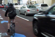 ドヤ顔で車道ぶっ飛ばしてるチャリは車運転したことないんか！！！