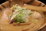 ラーメン屋で。私「醤油」彼「俺は味噌にするから、一口交換ね」私「(嫌だ…)やっぱり味噌にする」彼「じゃあ俺は醤油」→結果…
