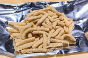 白黒ポテトチップス＆かっぱえびせん袋に絵師の間で好きな絵描くブーム「新しいキャンバス発見」