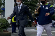【ヤクルト】巨人移籍の広岡に青木がハグ、後が続かず「俺だけ」