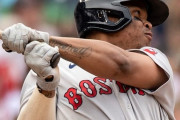 【朗報】レッドソックスの新DHさん　打率.194 2本 14打点 OPS.658