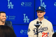 ドジャース・タッカーが入団会見「ここでプレーできることを楽しみにしている」背番号は23　5年連続20本塁打以上、2桁盗塁