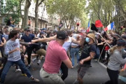 【動画】フランス人さん、街中で大乱闘ｗｗｗｗｗ